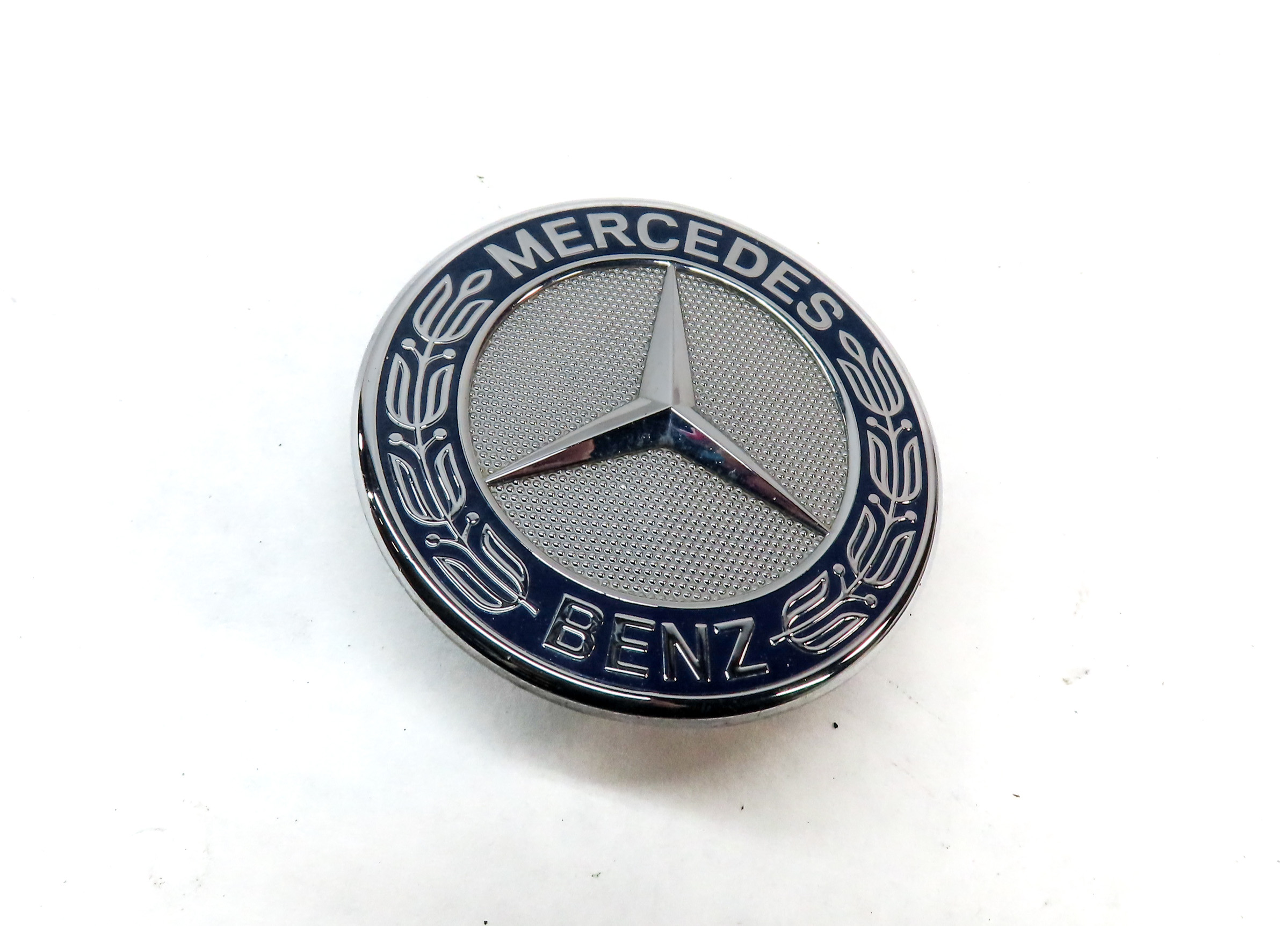 2016 MERCEDES E350 (W212) FRONT HOOD BONNET LID EMBLEM BADGE — exact item pictured